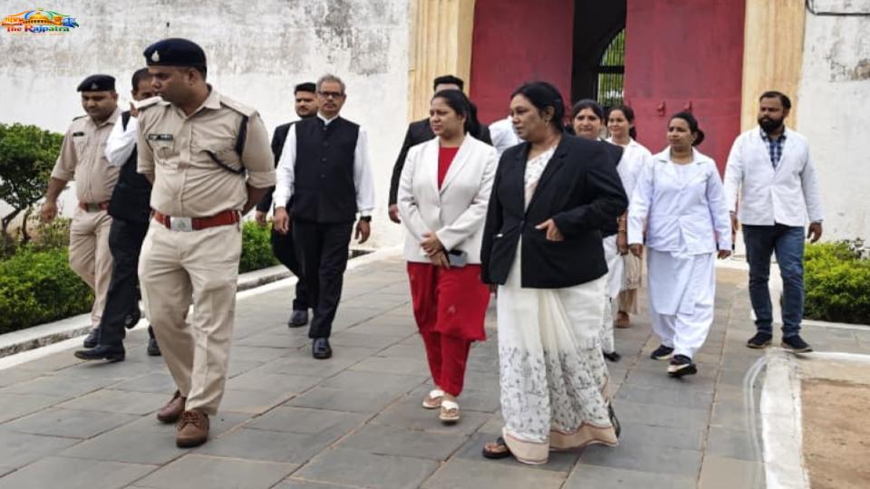जिला जेल बेमेतरा का बोर्ड ऑफ विजिटर्स ने किया निरीक्षण, बंदियों की विधिक सहायता, स्वास्थ्य एवं भोजन व्यवस्था की समीक्षा