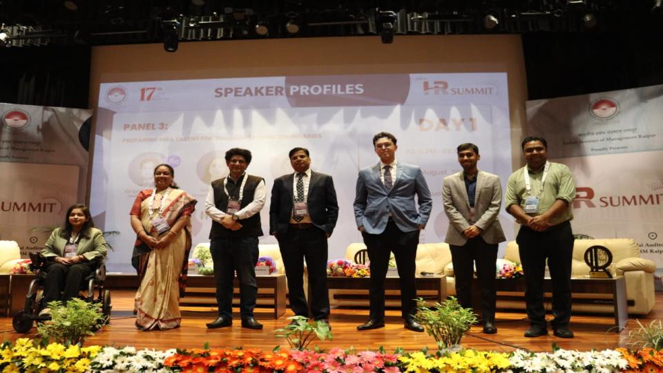 आईआईएम रायपुर में 10वें एचआर समिट 2026 का शुभारंभ, एआई युग में मानवीय कौशल और नेतृत्व पर जोर