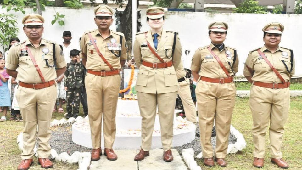 राजनांदगांव में गरिमापूर्वक मनाया गया 80वां स्वतंत्रता दिवस, एसपी अंकिता शर्मा ने किया ध्वजारोहण