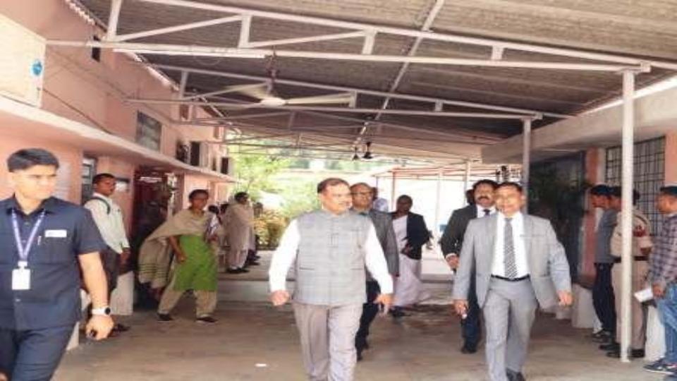 कोंडागांव जिला न्यायालय का न्यायमूर्ति संजय कुमार जायसवाल ने किया निरीक्षण, अधोसंरचना कार्यों में तेजी के निर्देश